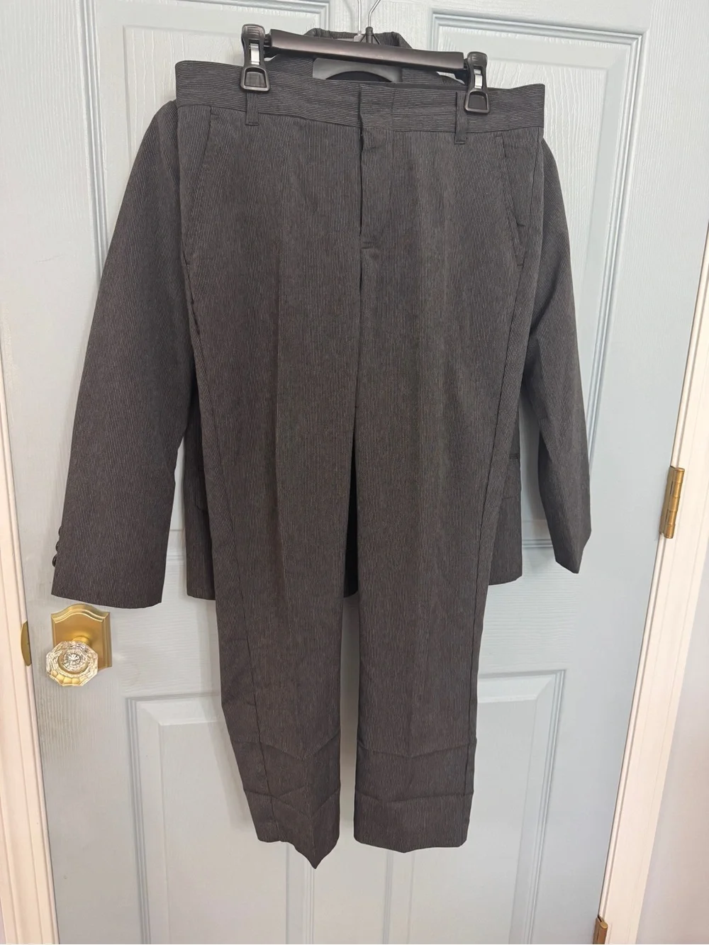 Van Heusen Boys 10 Husky Black Gray Striped 2 Pc Suit Jacket Pants Set